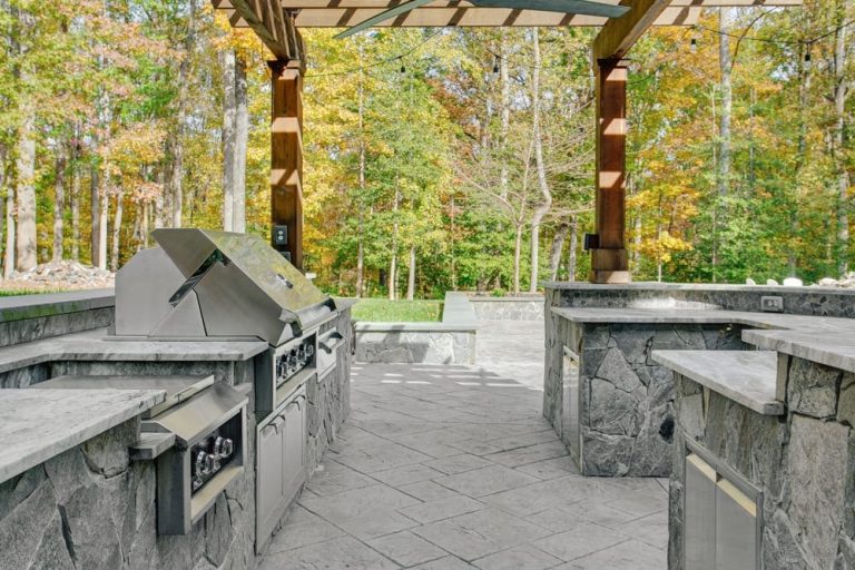 How Much Does Outdoor Kitchen Cost