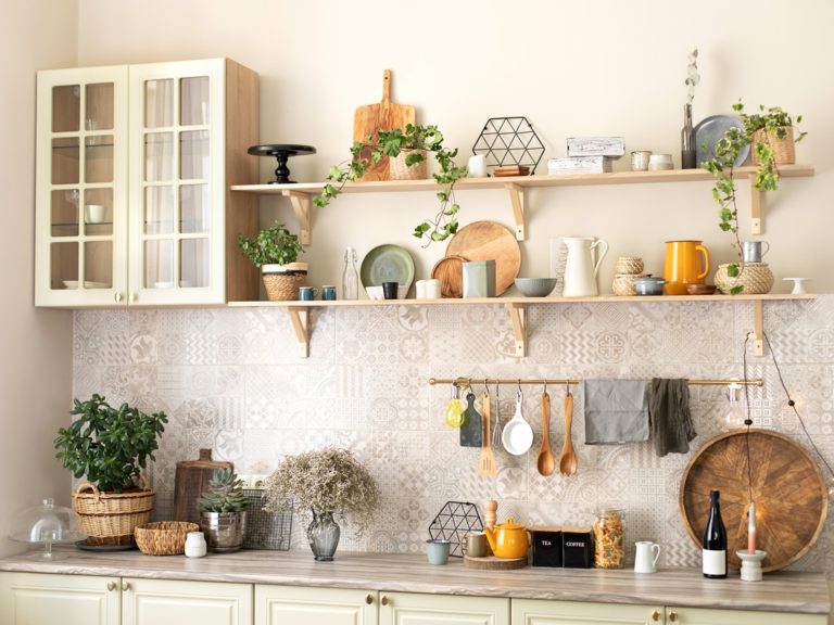 How to Adjust Kitchen Cabinet Shelves