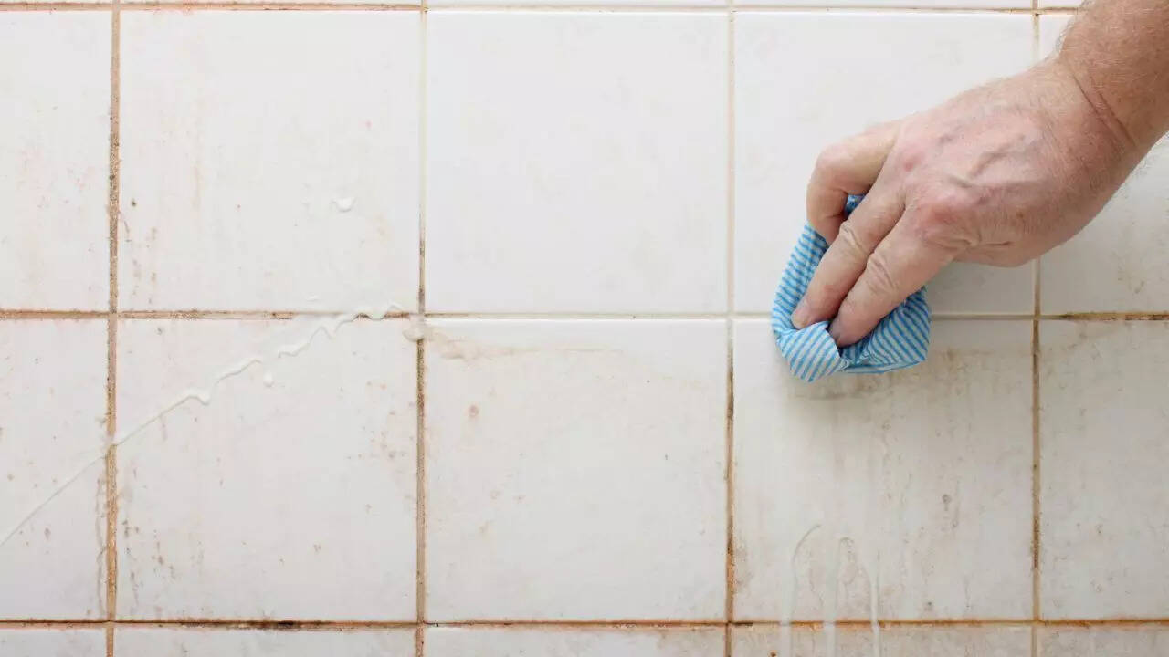 How to Clean Kitchen Grout