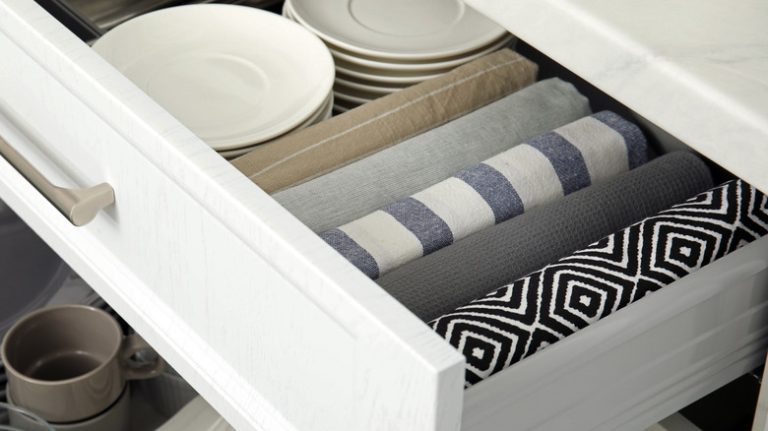 How to Organize Kitchen Towels