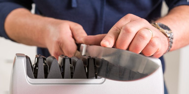 How to Properly Sharpen a Kitchen Knife