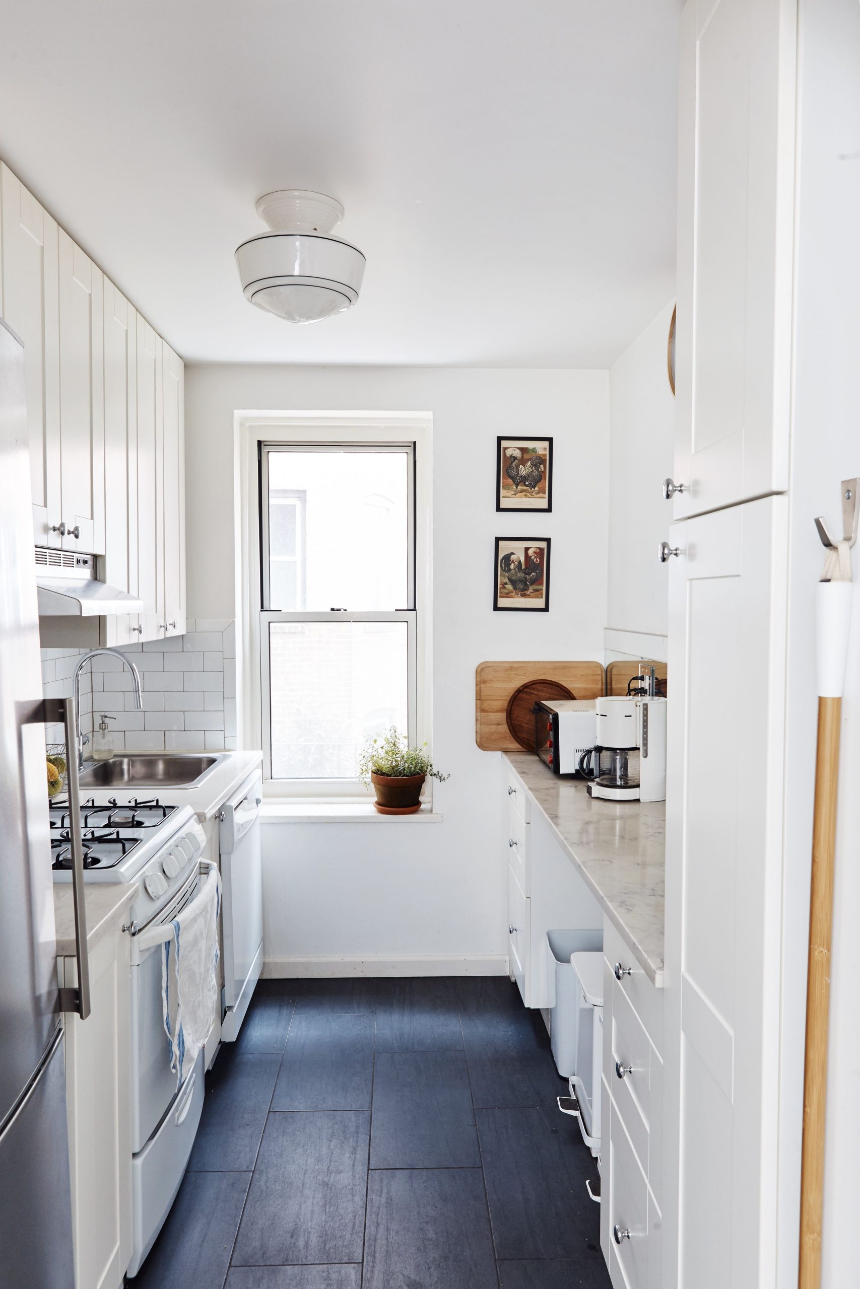 Where to Put the Refrigerator in a Small Kitchen