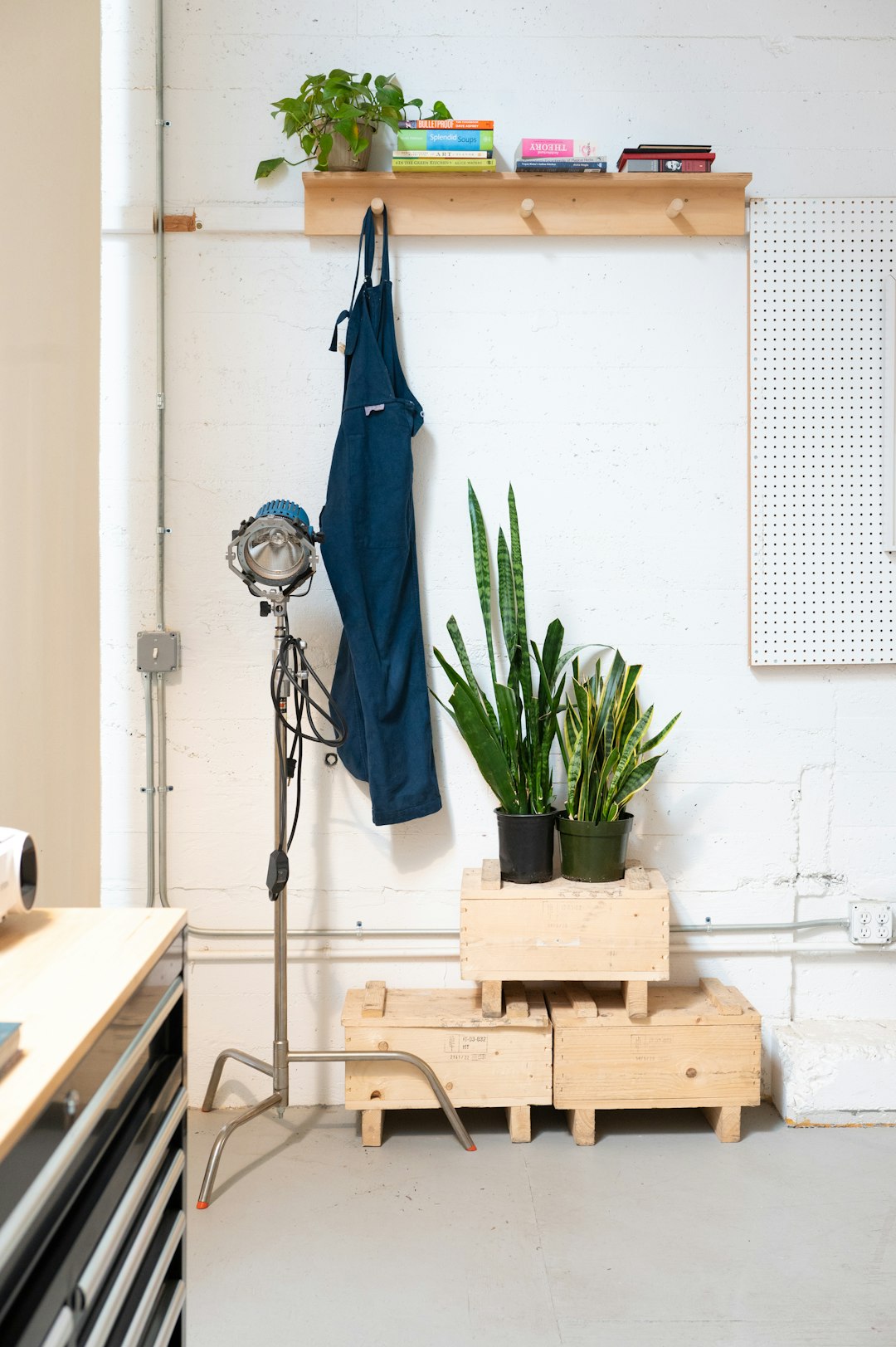 How to Cover a Kitchen Pass Through in a Studio: Stylish Solutions