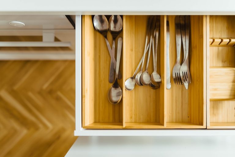 How to Organize Dishes in Kitchen Cabinets: Ultimate Guide