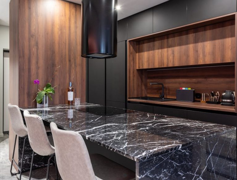 How to Style Upper Glass Kitchen Cabinets: Chic Ideas
