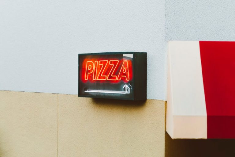 What Time Does California Pizza Kitchen Close: Find Out Now!